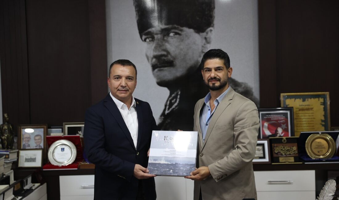 - "Türkiye Cumhuriyeti'nin varlığına, bütünlüğüne, ay-yıldızlı bayrağımıza gelen her türlü