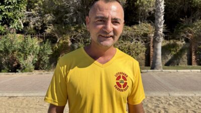 ANTALYA (AA) – Antalya'nın Alanya ilçesinde denizde boğulma tehlikesi geçiren