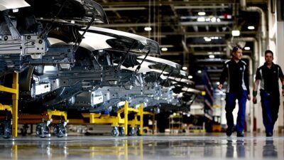Alman otomotiv sektöründeki istihdam yapısının “demografi ve karbonsuzlaşma” ile köklü