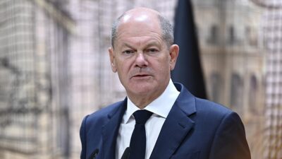 Almanya Başbakanı Olaf Scholz, Ukrayna'nın savaşta olması sebebiyle NATO'ya üye