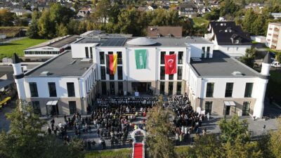 K&Ouml;LN (AA) – IGMG Genel Başkanı Kemal Erg&uuml;n, burada yaptığı