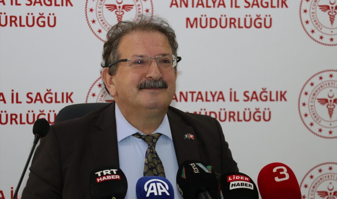 ANTALYA (AA) – Antalya İl Sağlık Müdürü Özkan, gazetecilerle buluştu.