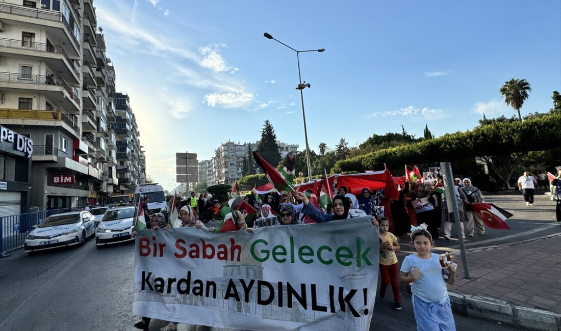 ANTALYA (AA) – Antalya, Isparta ve Burdur’da vatandaşlar, İsrail’in Filistin’e