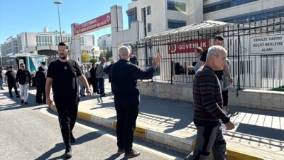 ANTALYA (AA) – Antalya'nın Kaş ilçesinde balık tutarken kayalıklardan düşen