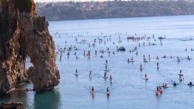 Antalya'da, 29 Ekim Cumhuriyet Bayramı kutlamaları kapsamında dalgıç ve sporcular,