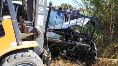 ANTALYA (AA) – Serik ilçesinde forklift ile otomobilin çarpışması sonucu
