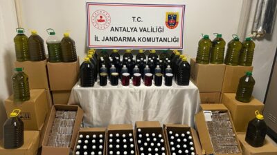 ANTALYA (AA) – Antalya'nın Konyaaltı ilçesinde düzenlenen kaçakçılık operasyonunda 1