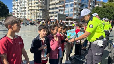 ANTALYA (AA) – Antalya'da İl Emniyet Müdürlüğü ekiplerince ilkokul öğrencilerine