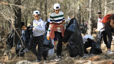 ANTALYA (AA) – Antalya'da farkındalık oluşturulması amacıyla "Ormanlar için El