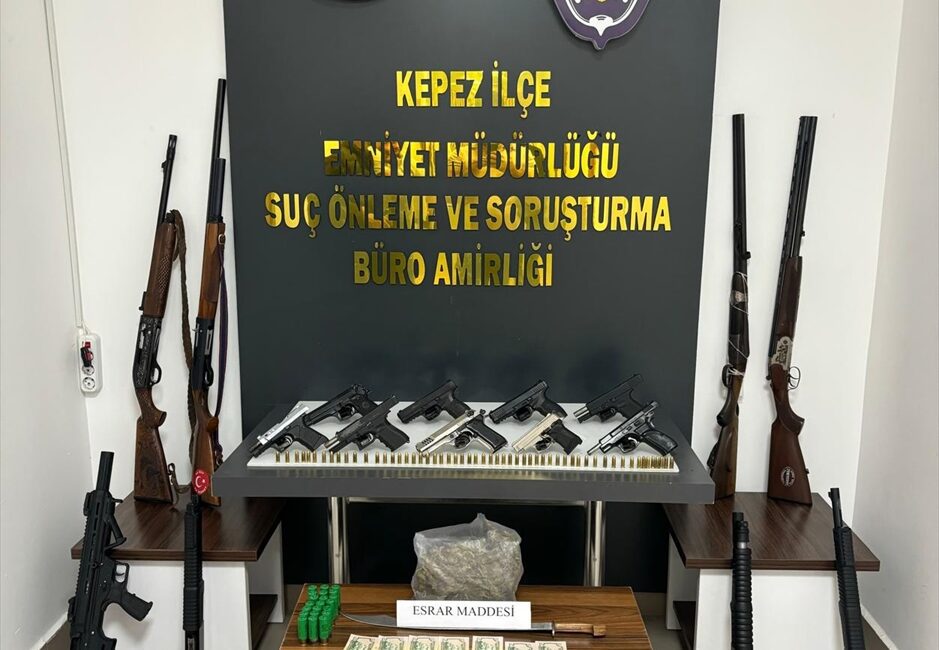 ANTALYA (AA) – Antalya'da 13 mahallede eş zamanlı yapılan ve