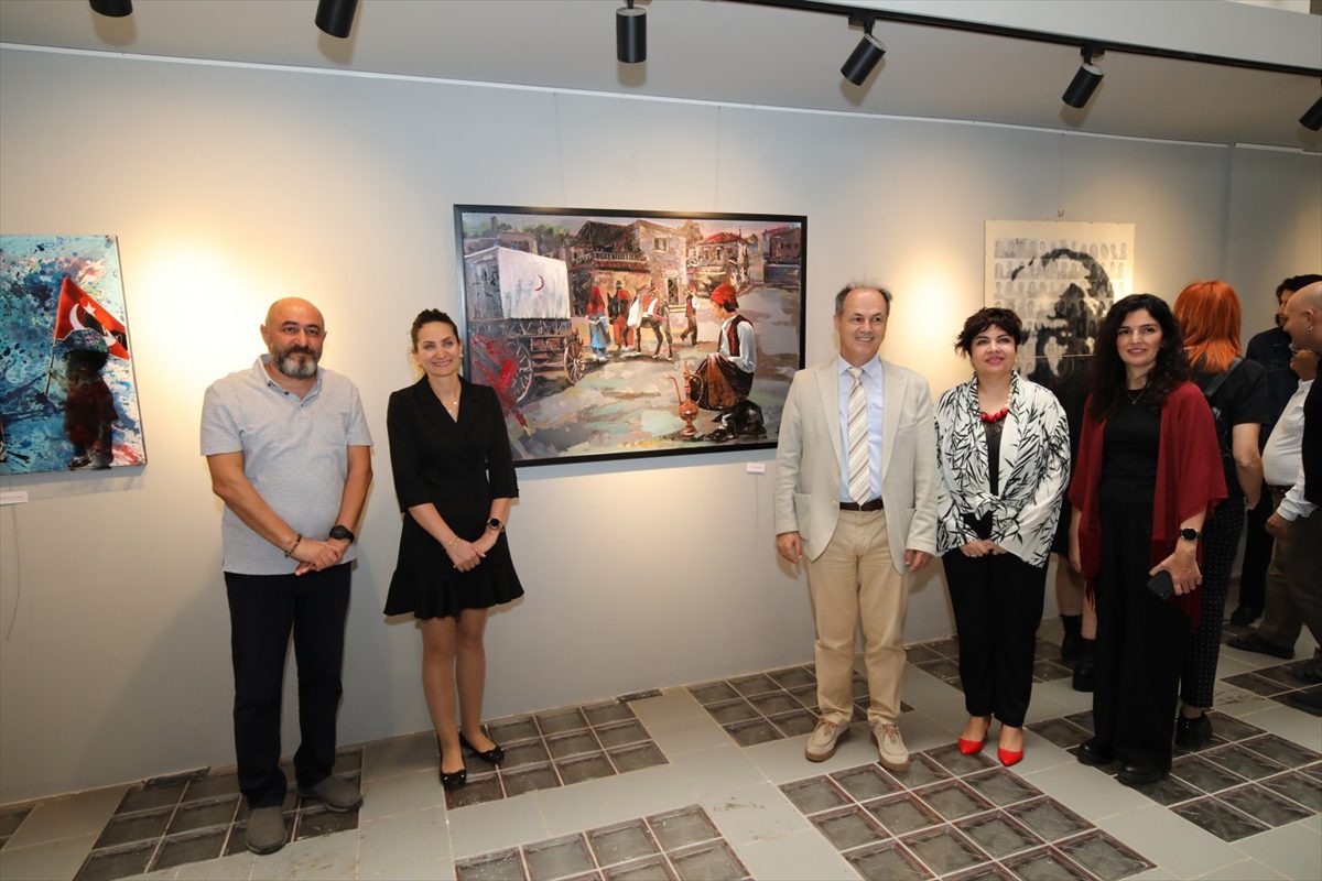 ANTALYA (AA) – Antalya'da, "Sanatın Işığında Cumhuriyet'in 101. Yılı Sergisi"