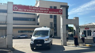 ANTALYA (AA) – Antalya’da takla atan otomobildeki 1 kişi öldü,