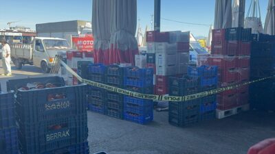 ANTALYA (AA) – Antalya'nın Kepez ilçesindeki toptancı haline malzeme almaya