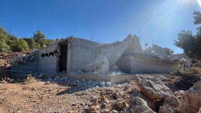 ANTALYA (AA) – Antalya'nın Kaş ilçesinde kaçak inşa edildikleri belirlenen