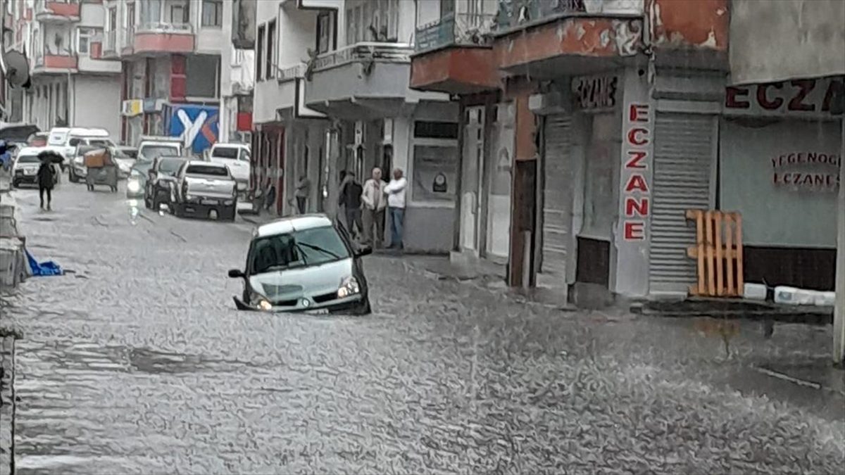 ARTVIN (AA) – ARTVİN (AA) – İlçede aralıklı etkili olan
