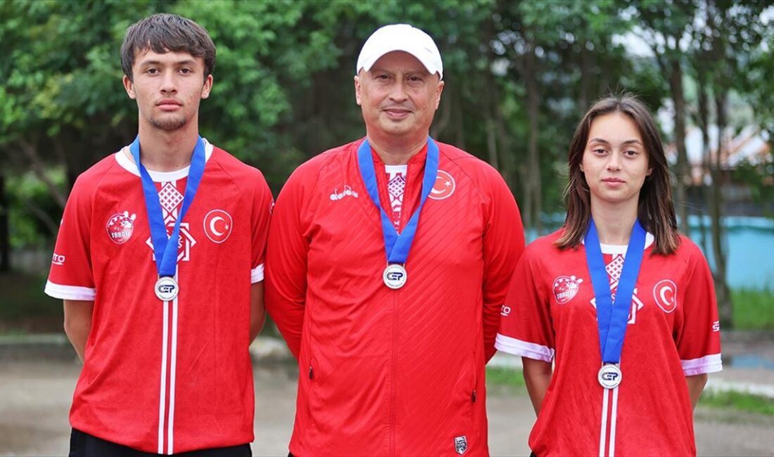 İspanya'da düzenlenen Avrupa Bocce Petank Şampiyonası Milletler Kupası'nda ikinci olan