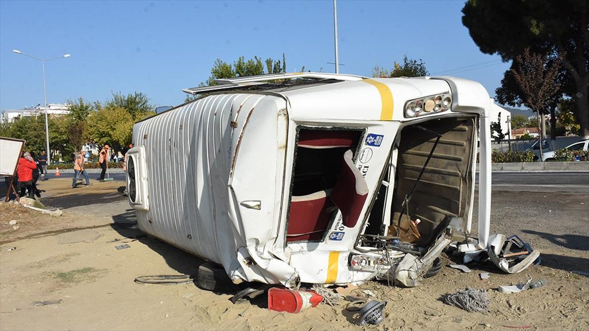 Olaya müdahale etmeye çalışırken otomobilin çarpması sonucu yaralanan 1 polis