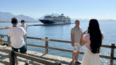 ANTALYA (AA) – Bahama bayraklı "Marella Discovery" adlı kruvaziyer Antalya'nın