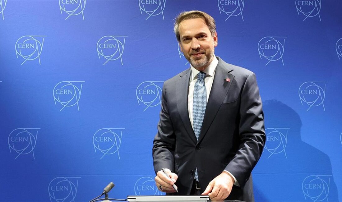 CENEVRE (AA) – Bakan Bayraktar, İsviçre’nin Cenevre kentinde bulunan CERN’in