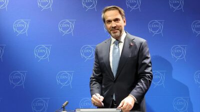 CENEVRE (AA) – Bakan Bayraktar, İsvi&ccedil;re’nin Cenevre kentinde bulunan CERN’in