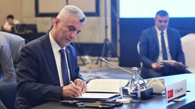 Ticaret Bakanı Ömer Bolat, "Dijital Ekonomi Ortaklık Anlaşması müzakerelerini tamamladığımızı,