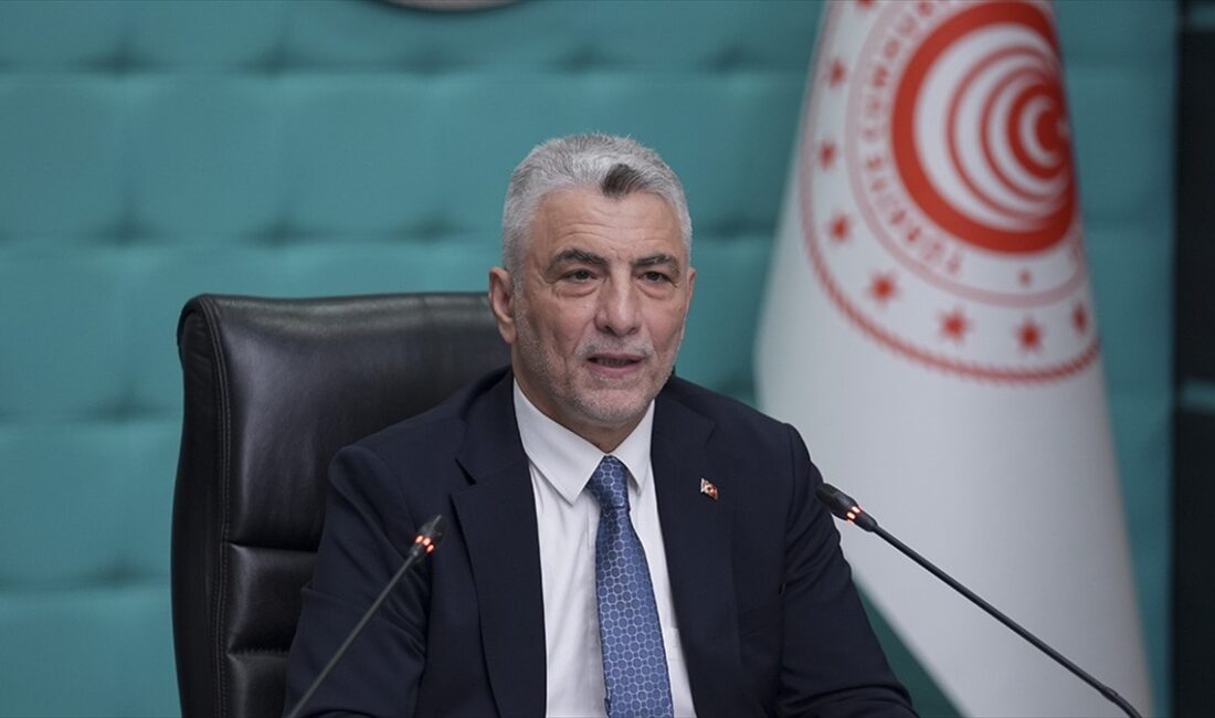 Ticaret Bakanı Ömer Bolat, ihracatçıların finansmana kolay ulaşmasına yönelik çalışmaları