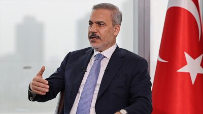 Dışişleri Bakanı Hakan Fidan, Lübnan Başbakanı Necip Mikati'ye Türkiye'nin, Lübnan’ın