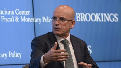 Hazine ve Maliye Bakanı Mehmet Şimşek, enflasyonun 2026'nın sonunda tek