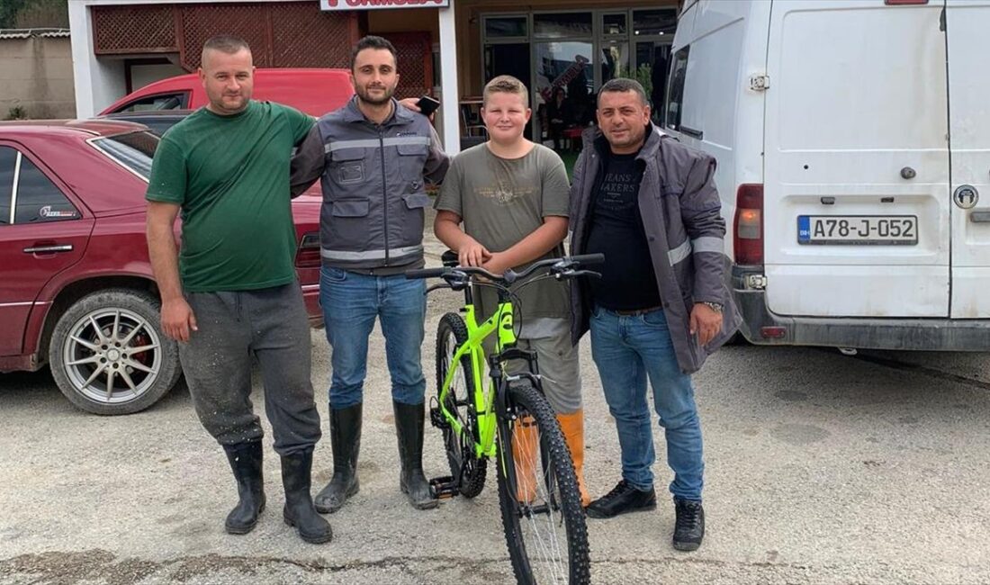 Ulaştırma ve Altyapı Bakanı Abdulkadir Uraloğlu, Bosna Hersek'te yaşanan sel
