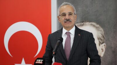 Ulaştırma ve Altyapı Bakanı Abdulkadir Uraloğlu, "Depremden etkilenen illerimizde 17