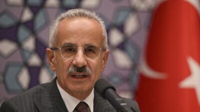 Ulaştırma ve Altyapı Bakanı Uraloğlu, sosyal medya platformu Discord'a erişimin