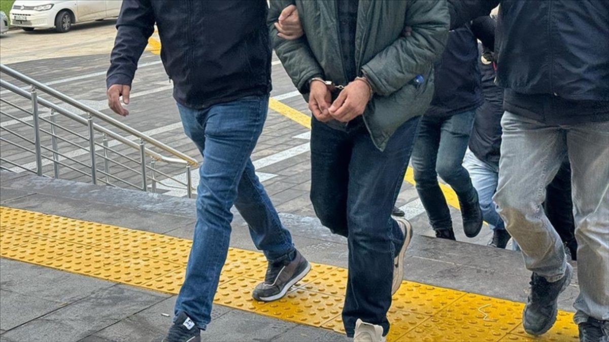ANKARA (AA) – Başsavcılıktan yapılan açıklamaya göre, 17 şüphelinin, DEAŞ