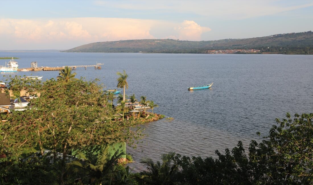 Afrika'da geçtiği ülkelerin can damarı olan Nil Nehri, Uganda'dan doğan