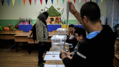 Bulgaristan'da dün yapılan erken genel seçimde 9 siyasi güç, kesin