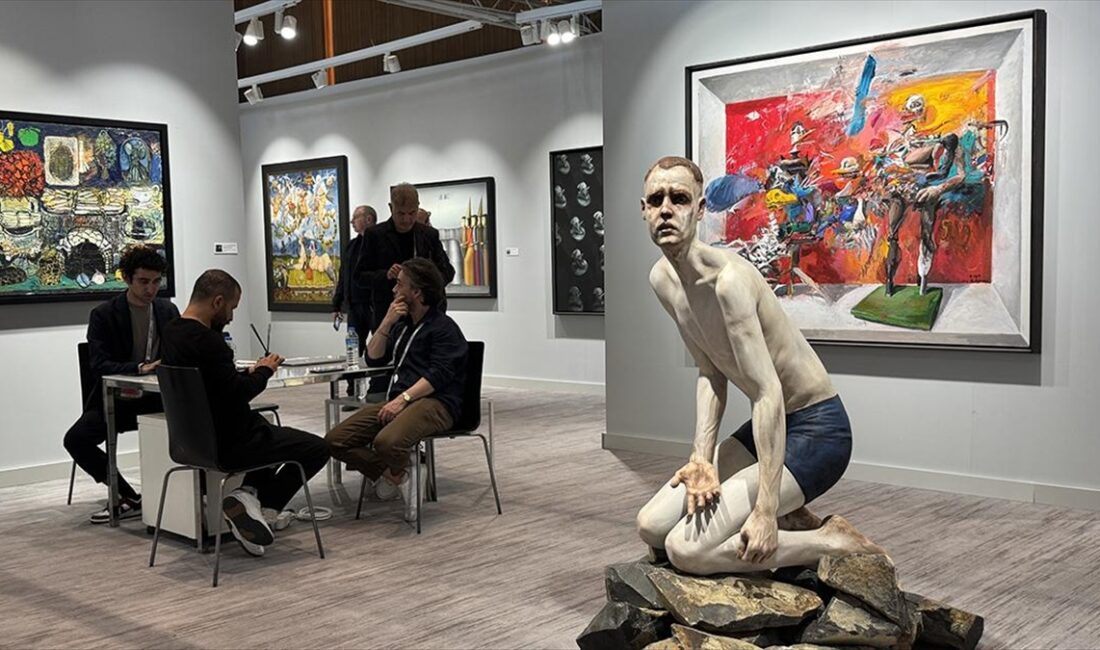 Fuar, 14 ülkeden 53 çağdaş sanat galerisi, 4 inisiyatif ve