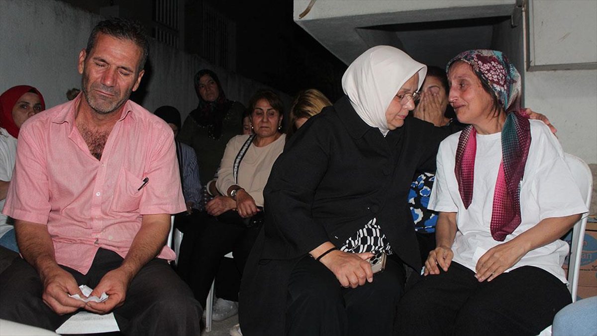 Cumhurbaşkanı Recep Tayyip Erdoğan, Manisa'nın Alaşehir ilçesinde öldürülen Pelin Karaca'nın