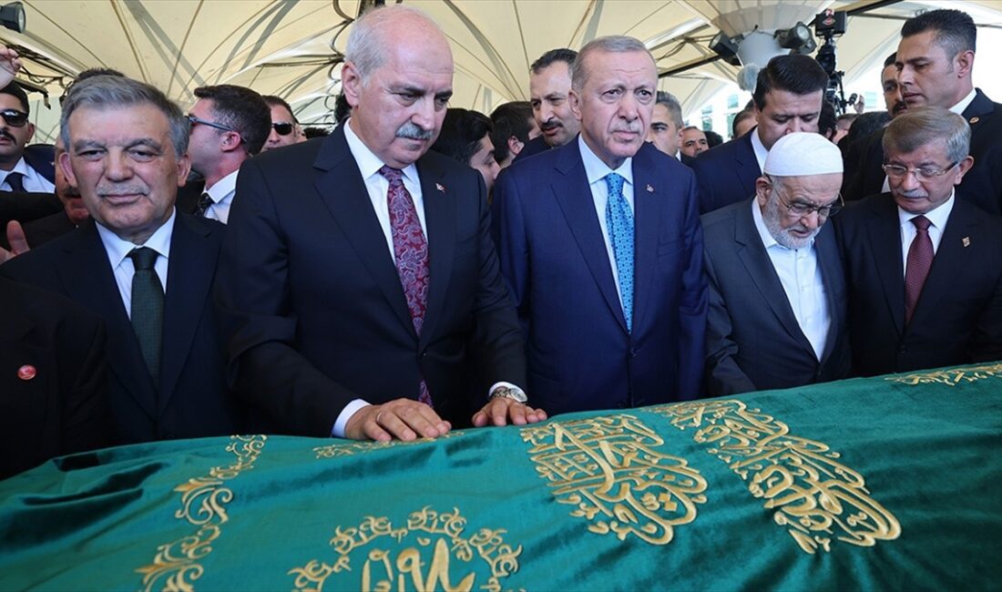 Cumhurbaşkanı Recep Tayyip Erdoğan, Saadet Partisi Kurucu Genel Başkanı Recai
