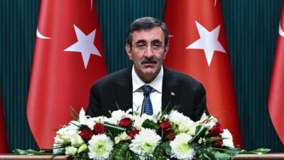 ANKARA (AA) – Cumhurbaşkanı Yardımcısı Cevdet Yılmaz, Cumhurbaşkanlığı K&uuml;lliyesi’nde 2025