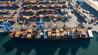 Türkiye, limanlar ile organize sanayi bölgelerini (OSB) demir yollarıyla birbirine