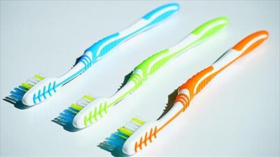 Araştırmacılar, duş başlığı ve diş fırçalarının yüzeyindeki "biyofilm" adlı mikroorganizmalarda