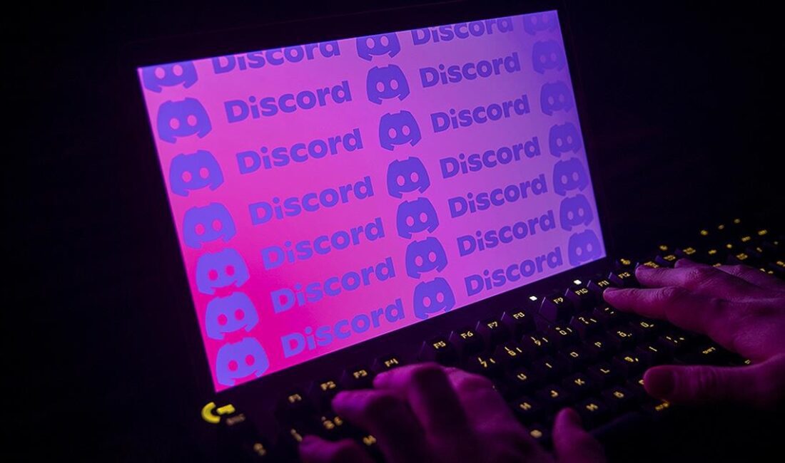 Mesajlaşma platformu Discord'da E.N.B. adlı çocuğun da yer aldığı görüntülerle