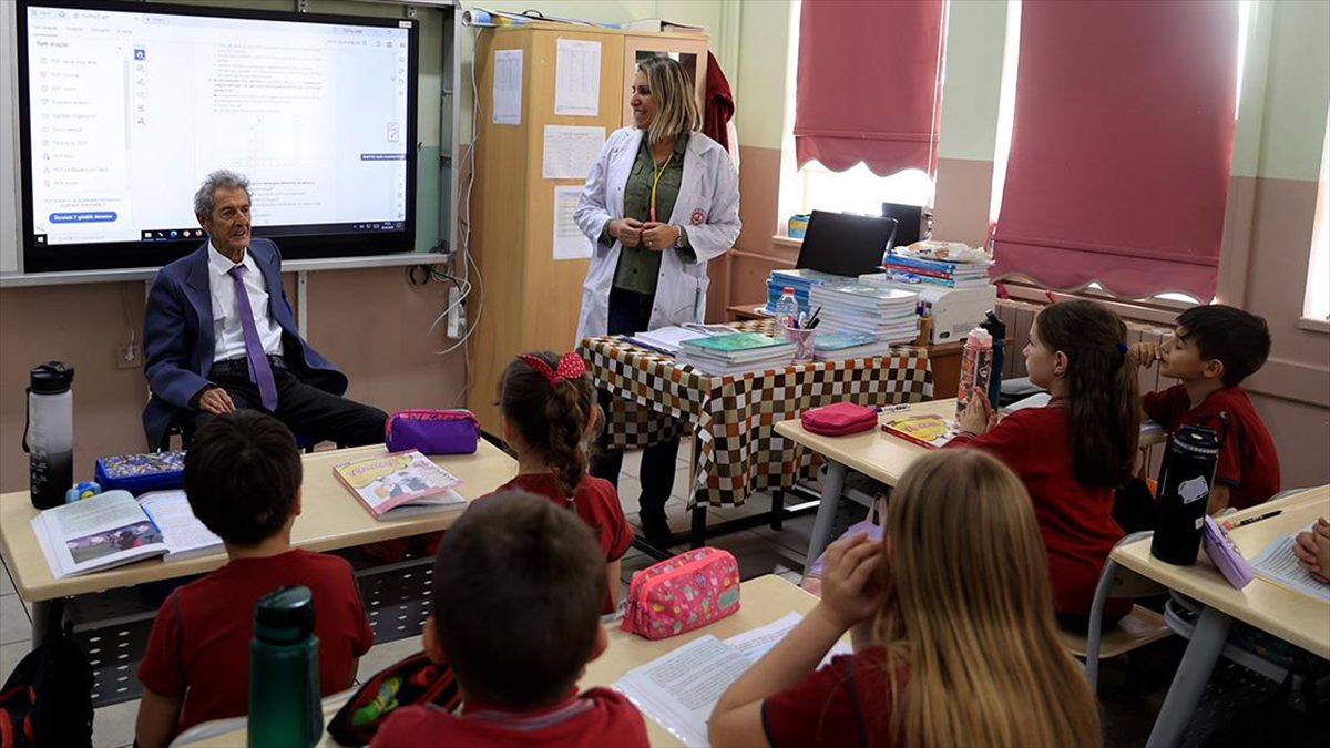 Edirne'de huzurevi sakinleri, 1 Ekim Dünya Yaşlılar Günü dolayısıyla hazırlanan