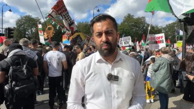 Eski İskoçya Bölgesel Başbakanı Hamza Yusuf, görevi sırasında İngiltere hükümetinin