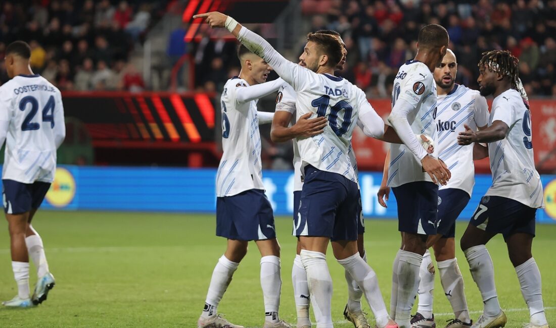 UEFA Avrupa Ligi'nin üçüncü haftasında yarın İngiltere'nin Manchester United ekibiyle