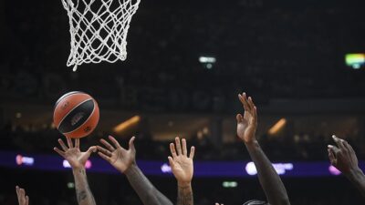 İSTANBUL (AA) – Uber Arena’da oynanacak m&uuml;sabaka saat 20.30’da başlayacak.