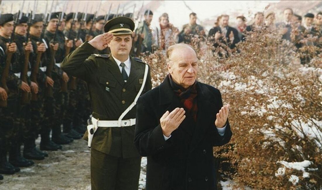 Bağımsız Bosna Hersek'in ilk Cumhurbaşkanlığını yapan Aliya İzetbegoviç, ölümünün 21.
