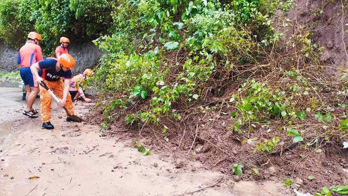 Filipinler'in kuzeydoğusunda etkili Trami Tropik Fırtınası'nın yol açtığı yağış, seller
