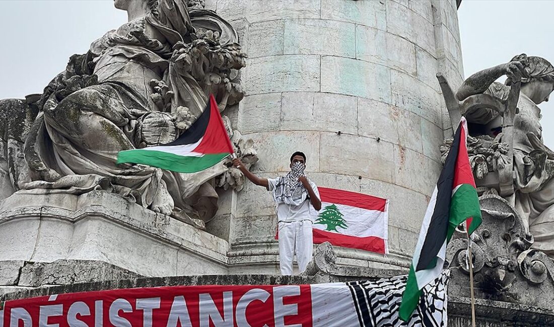  Fransa'nın başkenti Paris'te Filistin destekçileri, bir yıldır İsrail'in saldırılarının