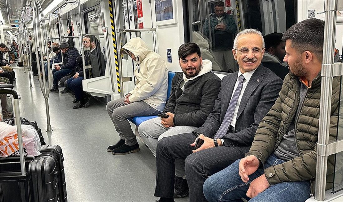 Ulaştırma ve Altyapı Bakanı Abdulkadir Uraloğlu, Gayrettepe-İstanbul Havalimanı-Arnavutköy metro hattında