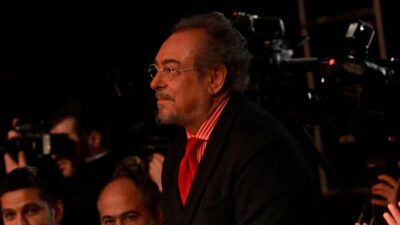 Bir süredir kanser tedavisi gören gazeteci Güneri Cıvaoğlu, 85 yaşında